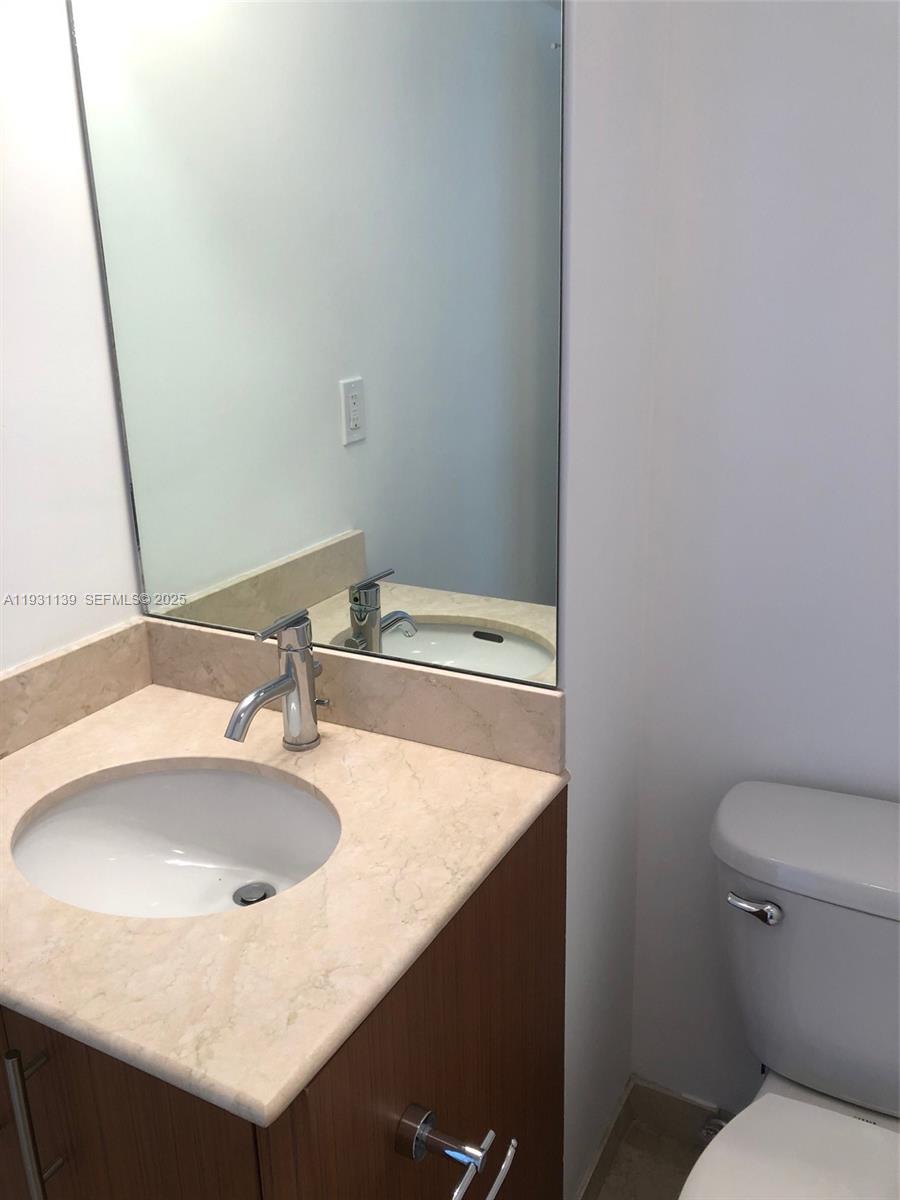 10275 Collins Ave # 715