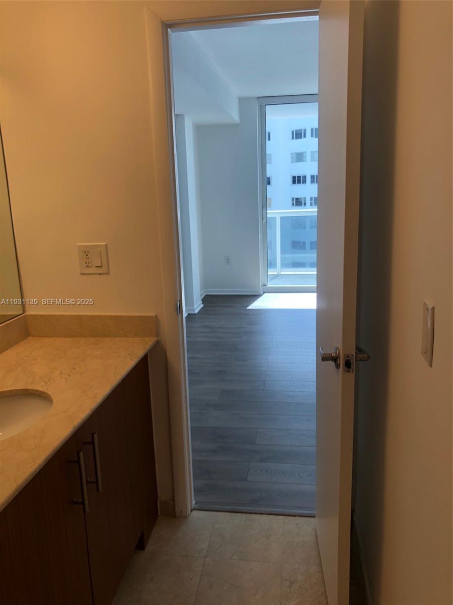 10275 Collins Ave # 715
