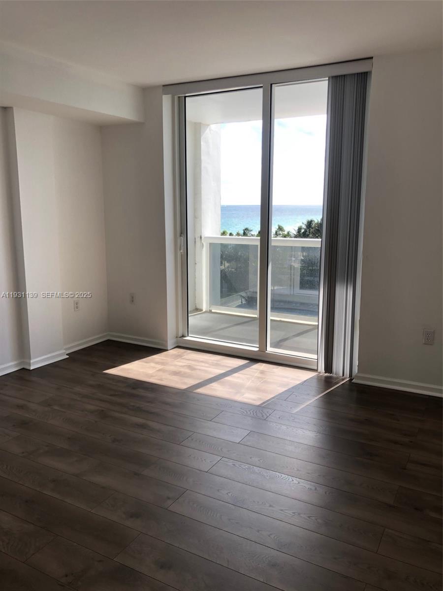 10275 Collins Ave # 715
