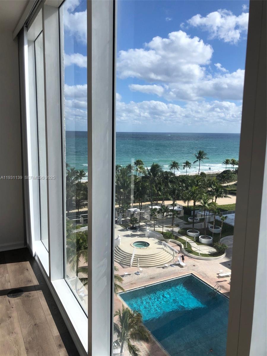 10275 Collins Ave # 715