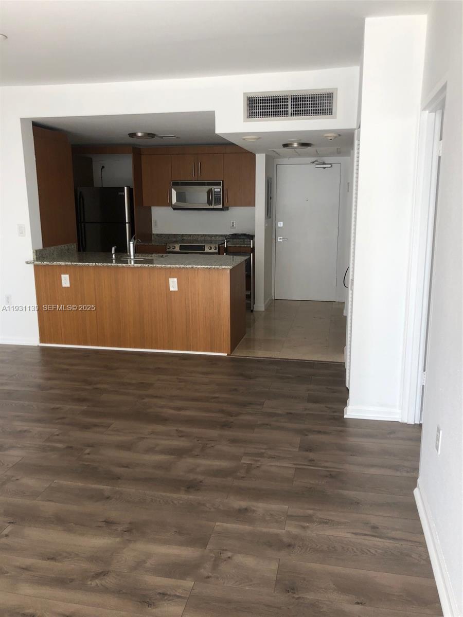 10275 Collins Ave # 715
