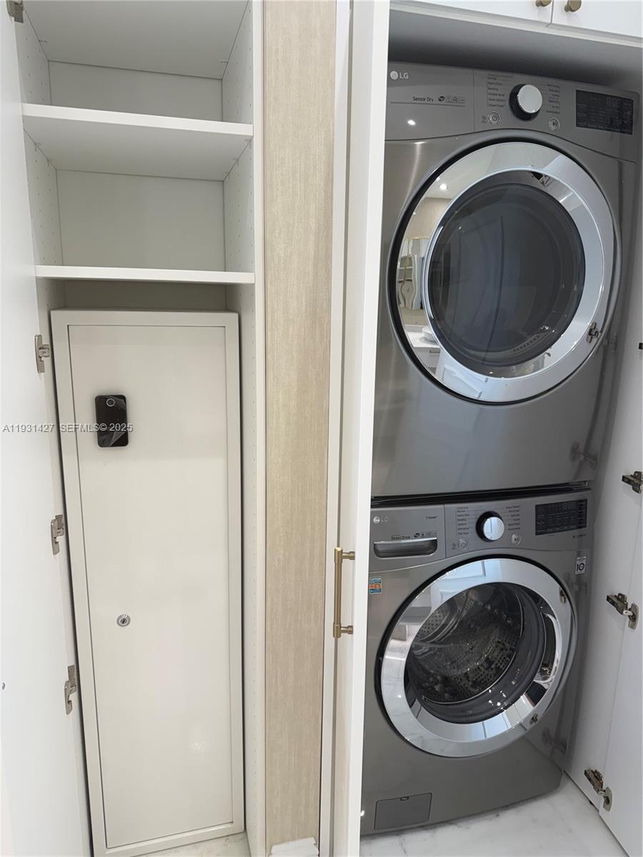 848 Brickell Key Dr # 4003