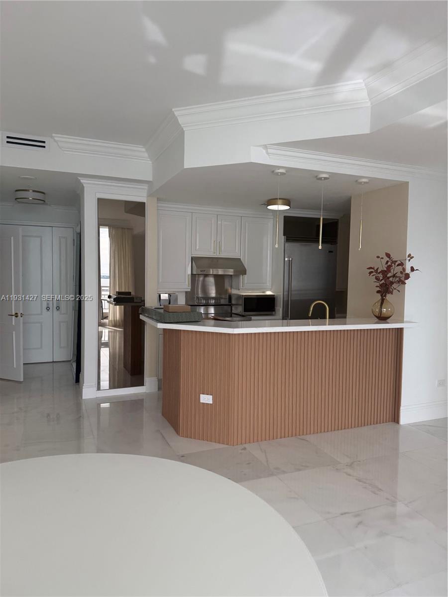 848 Brickell Key Dr # 4003