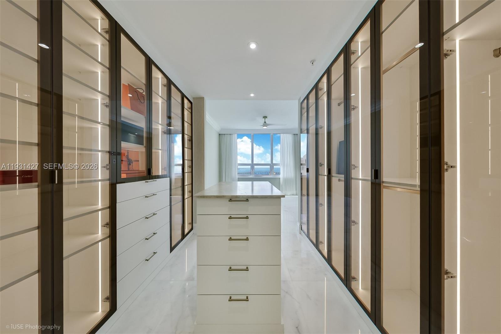848 Brickell Key Dr # 4003