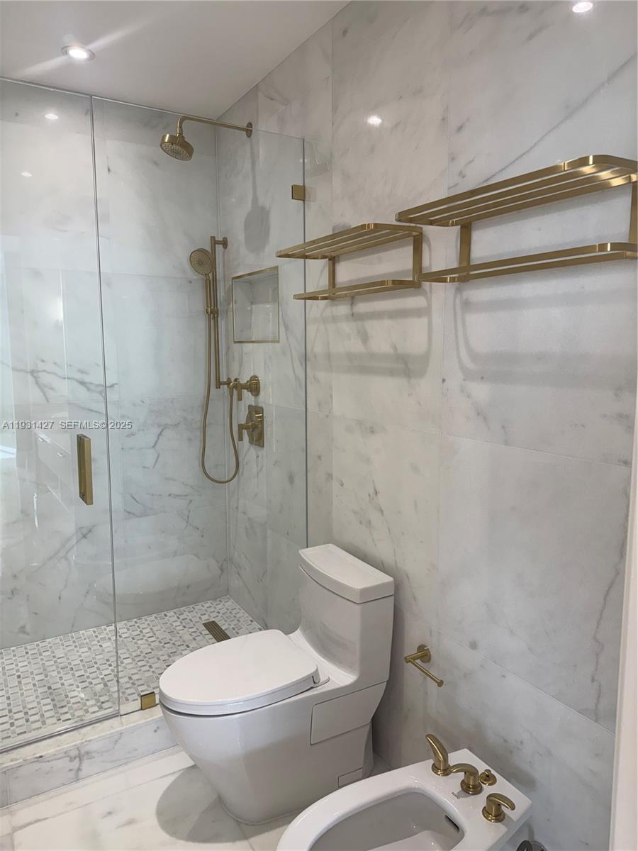 848 Brickell Key Dr # 4003