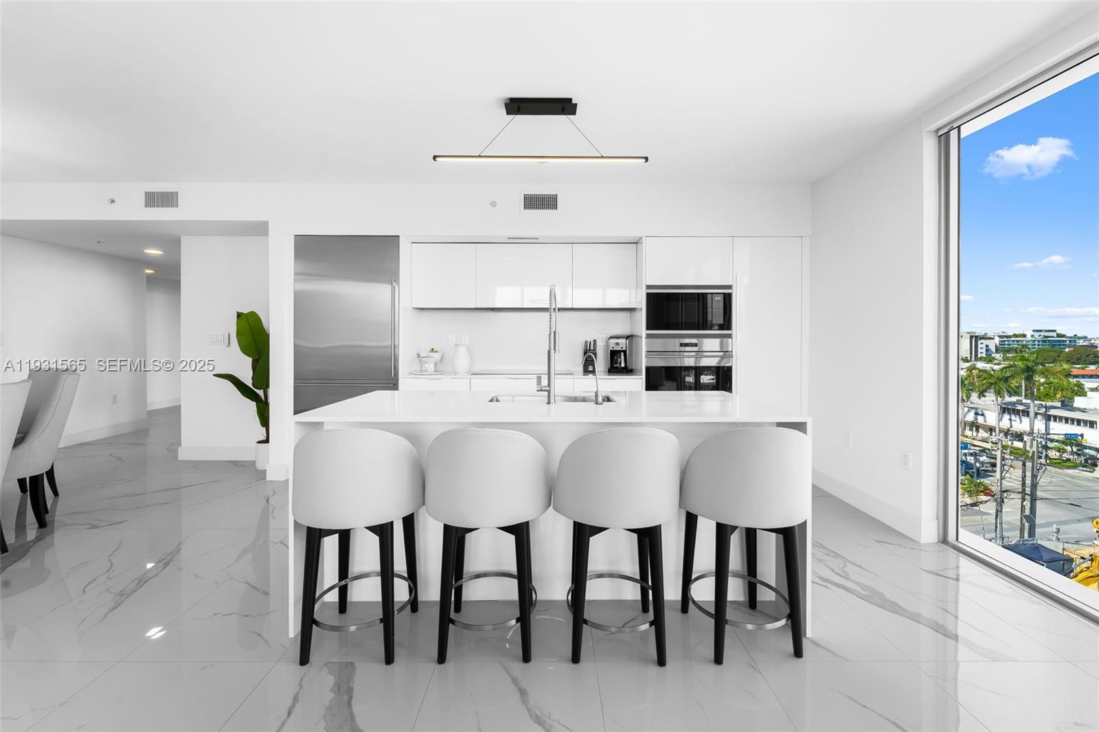 9521 E Bay Harbor Dr # 802