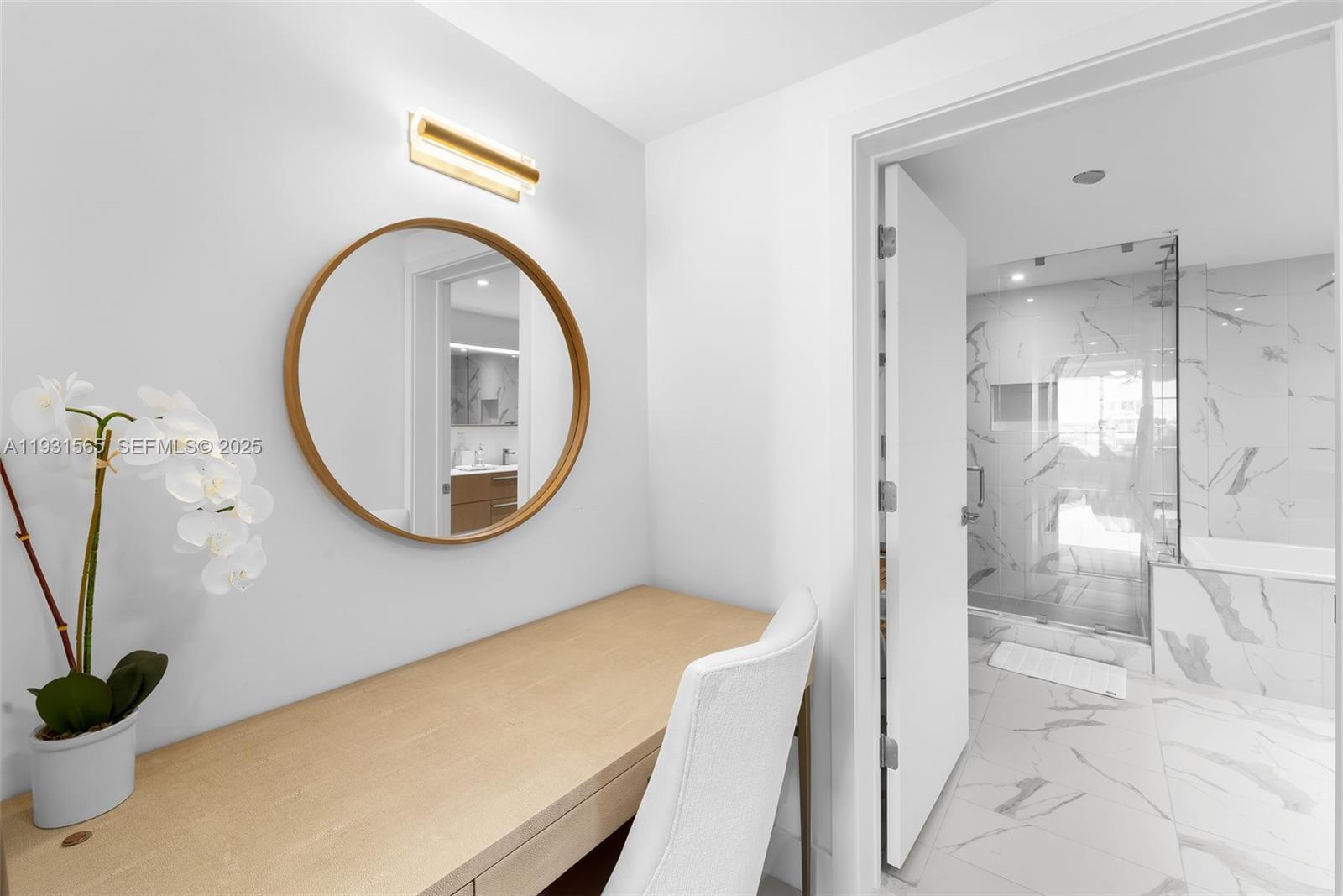 9521 E Bay Harbor Dr # 802