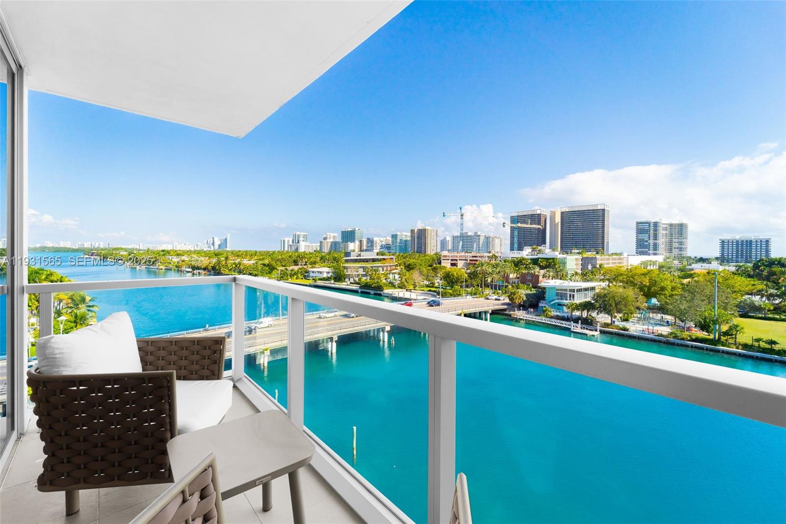 9521 E Bay Harbor Dr # 802