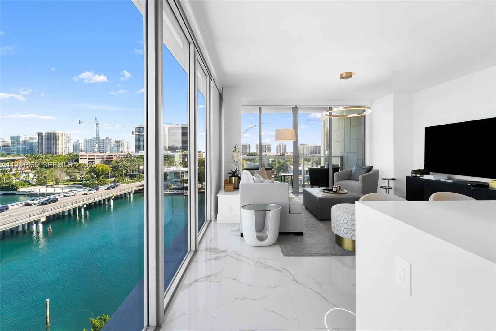 9521 E Bay Harbor Dr # 802