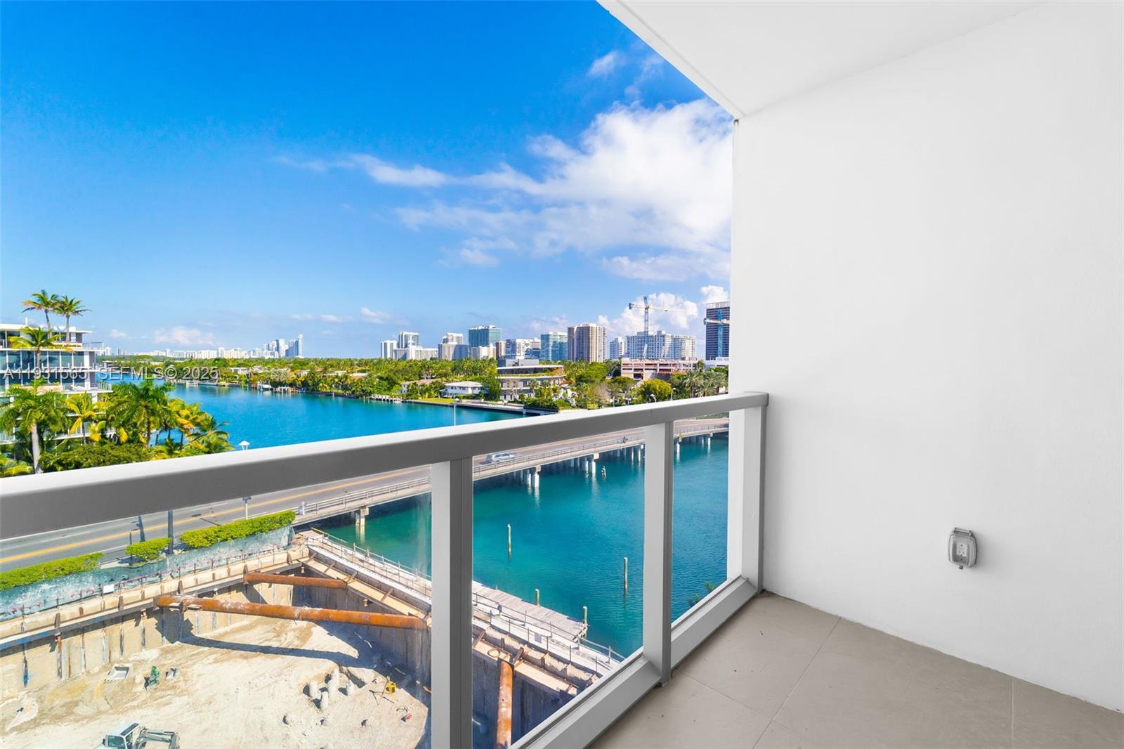 9521 E Bay Harbor Dr # 802