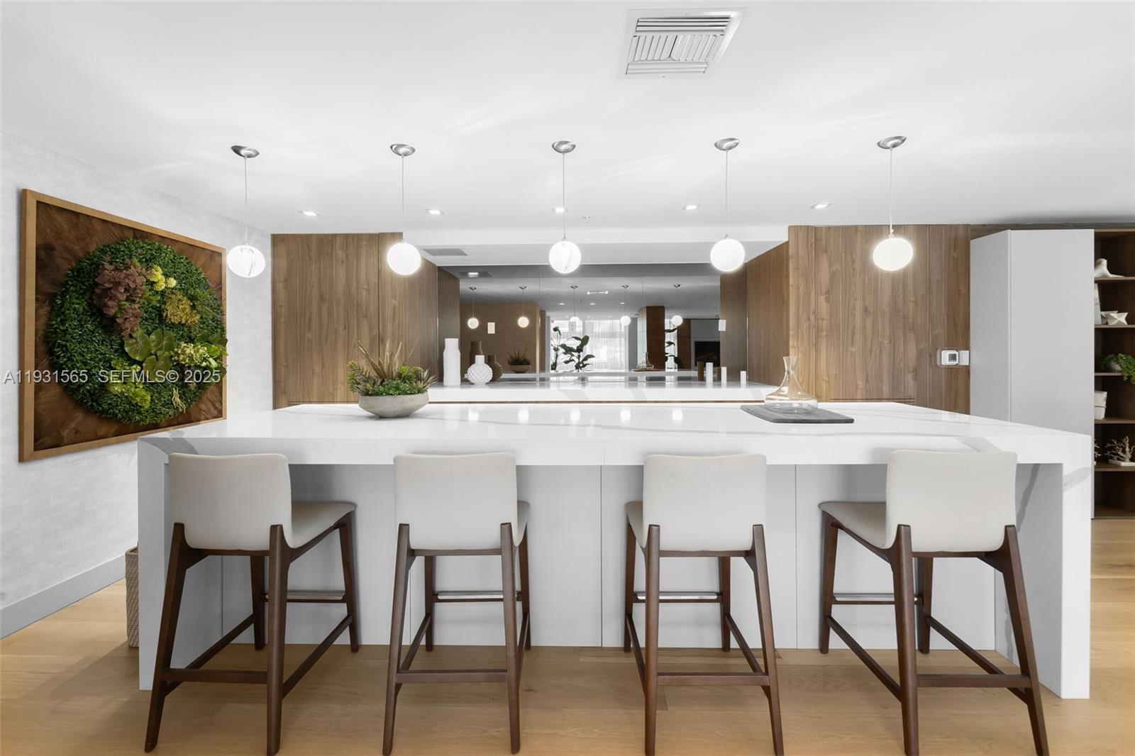 9521 E Bay Harbor Dr # 802