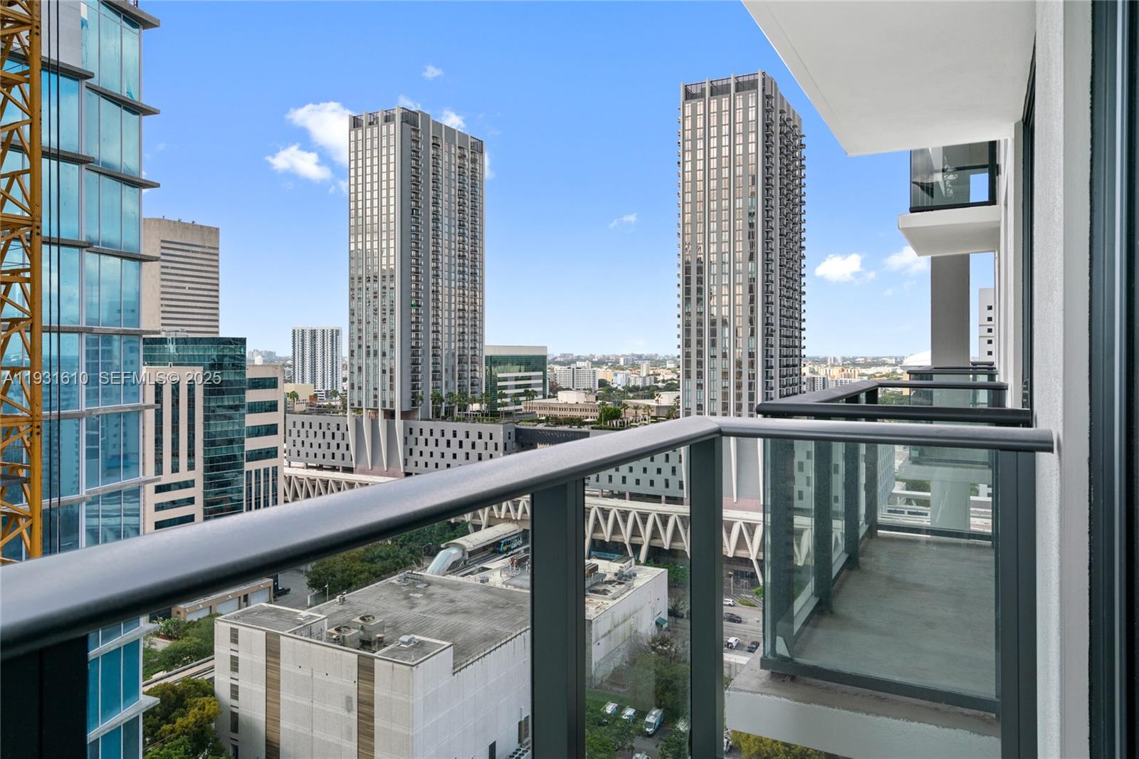 11 NE 6th St # 2204