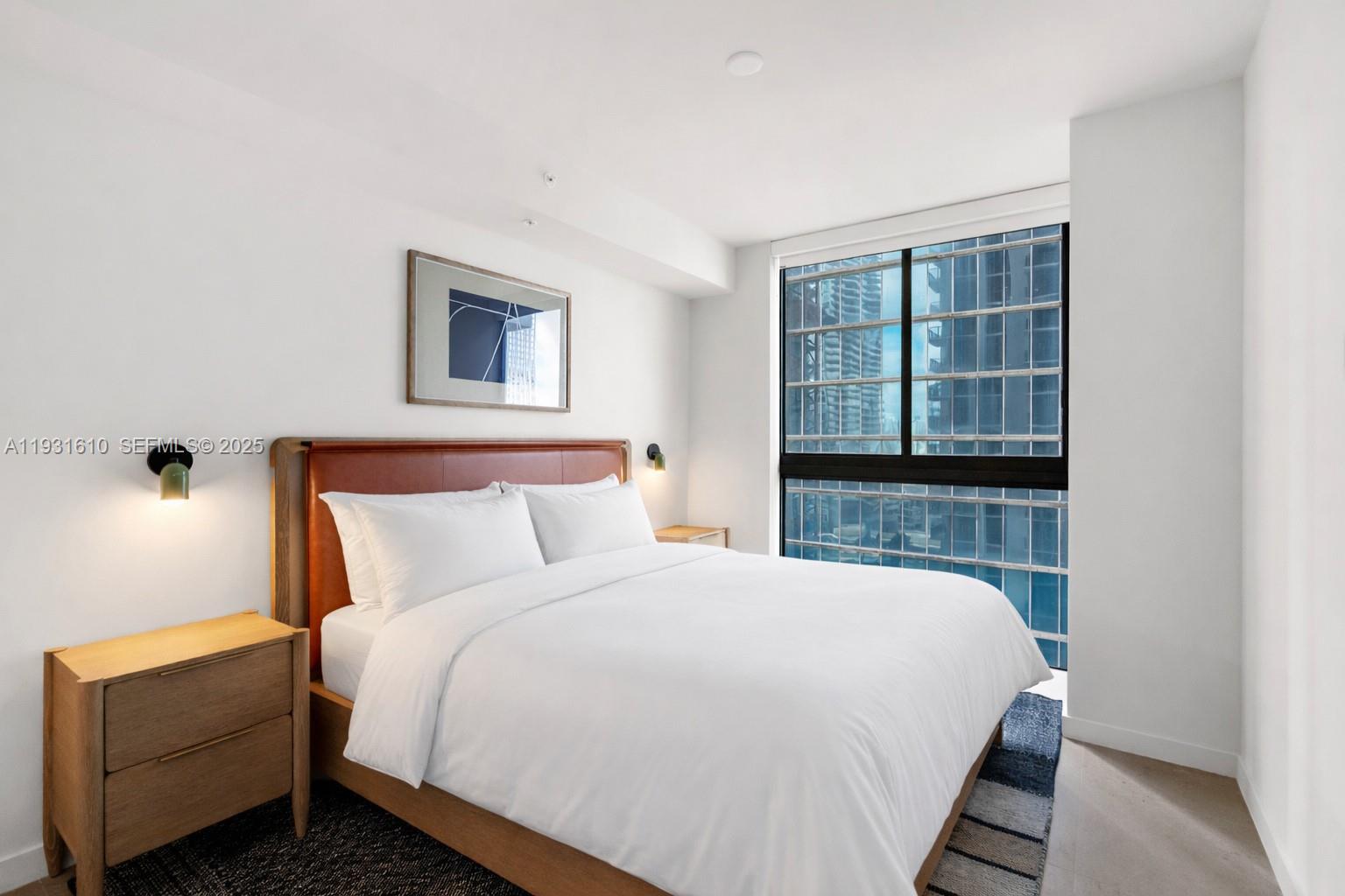 11 NE 6th St # 2204