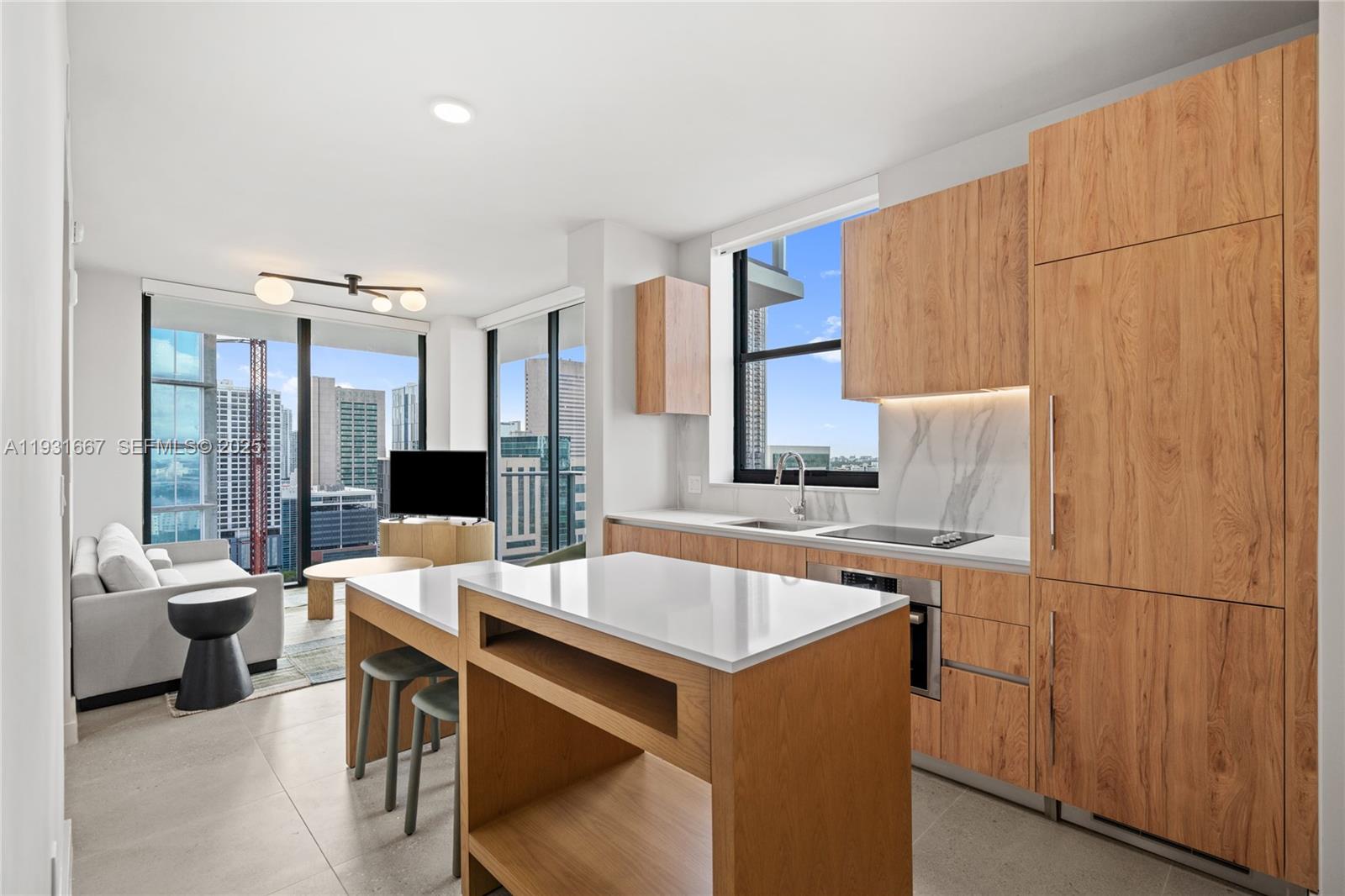 11 NE 6th St # 2101