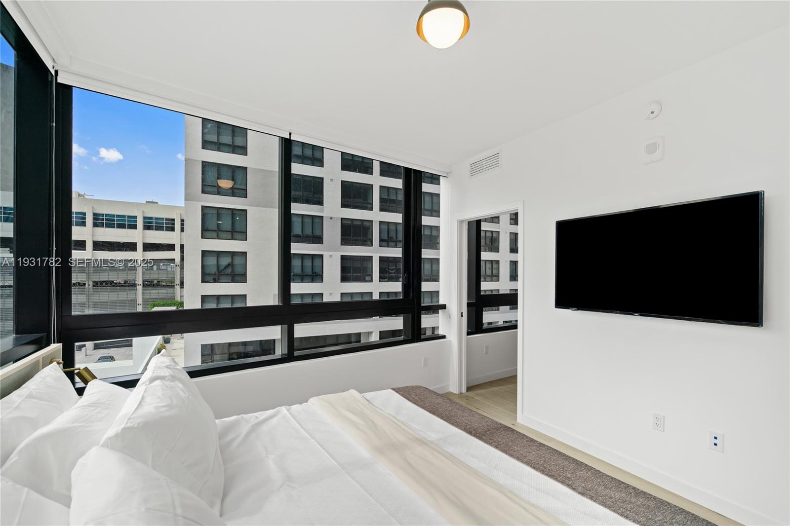 225 N Miami Ave Unit: 1012