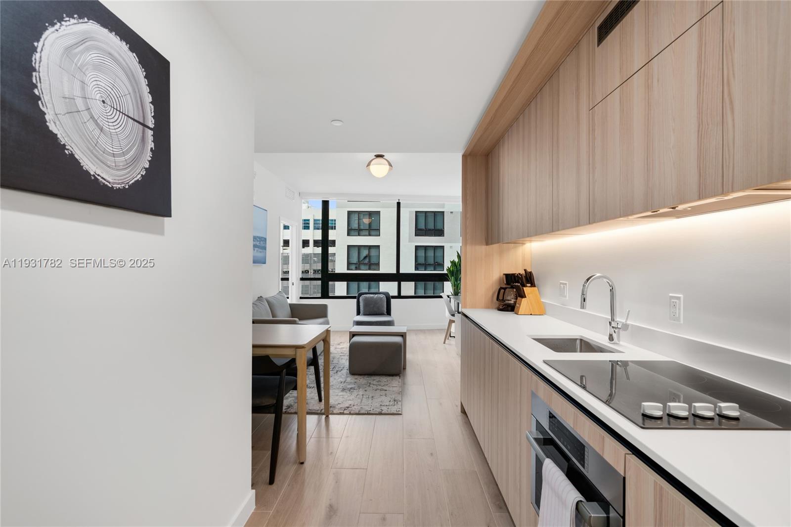 225 N Miami Ave Unit: 1012