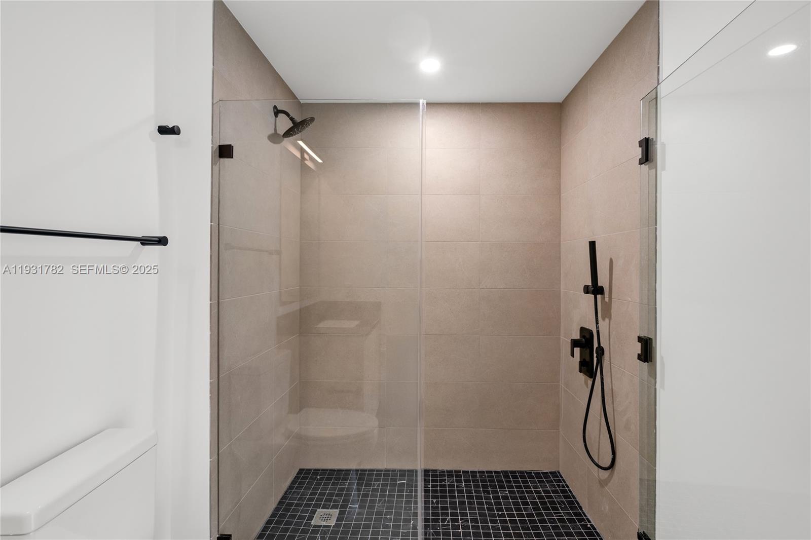 225 N Miami Ave Unit: 1012