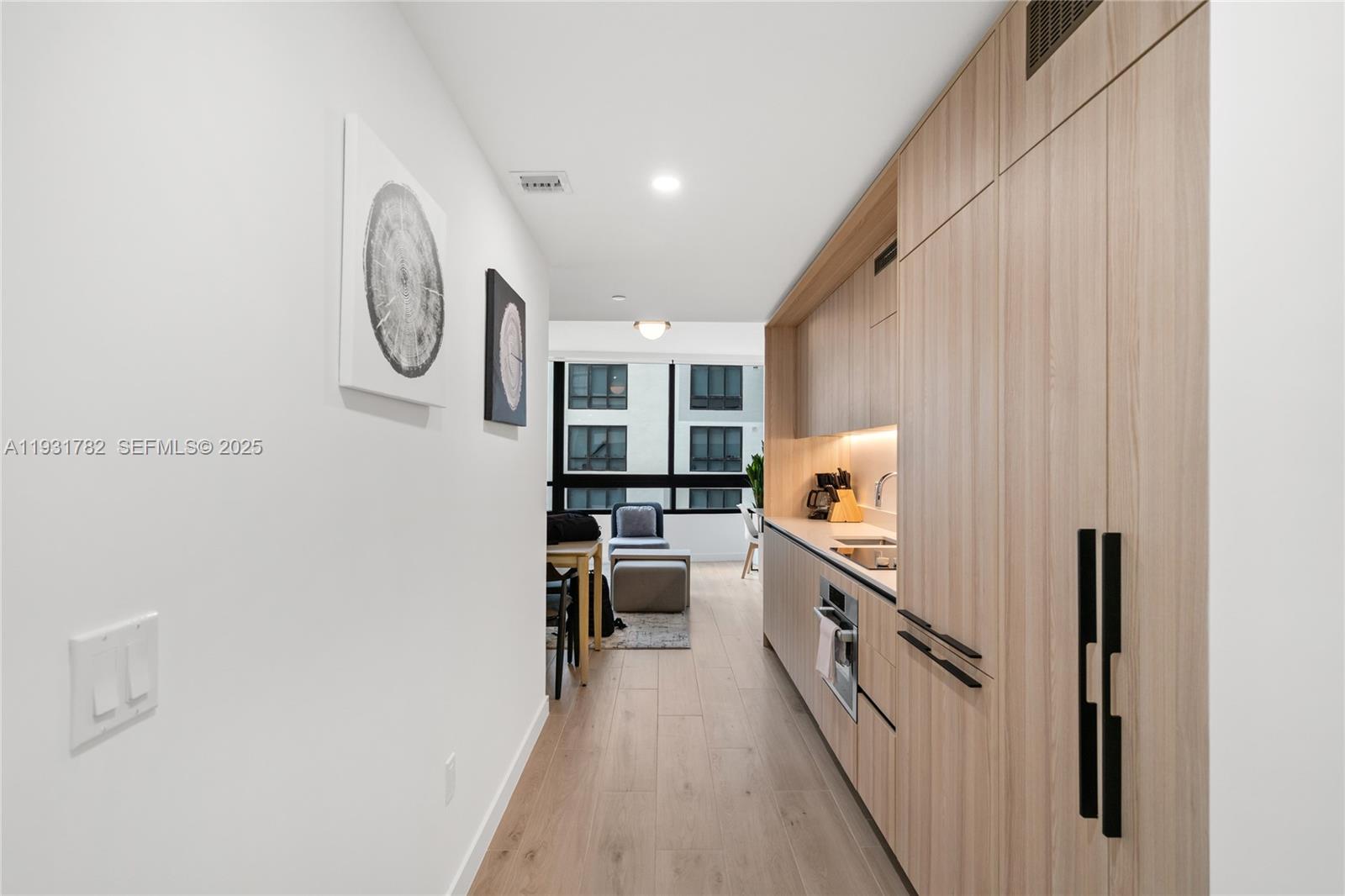 225 N Miami Ave Unit: 1012