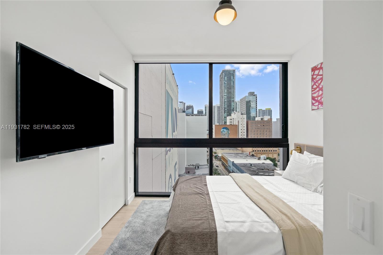 225 N Miami Ave Unit: 1012