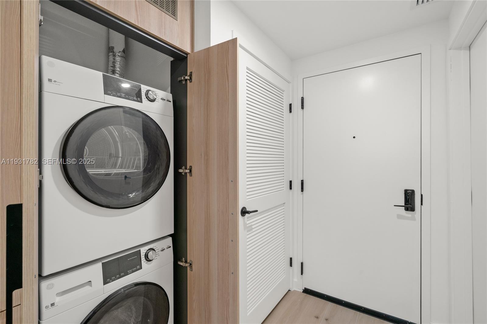 225 N Miami Ave Unit: 1012