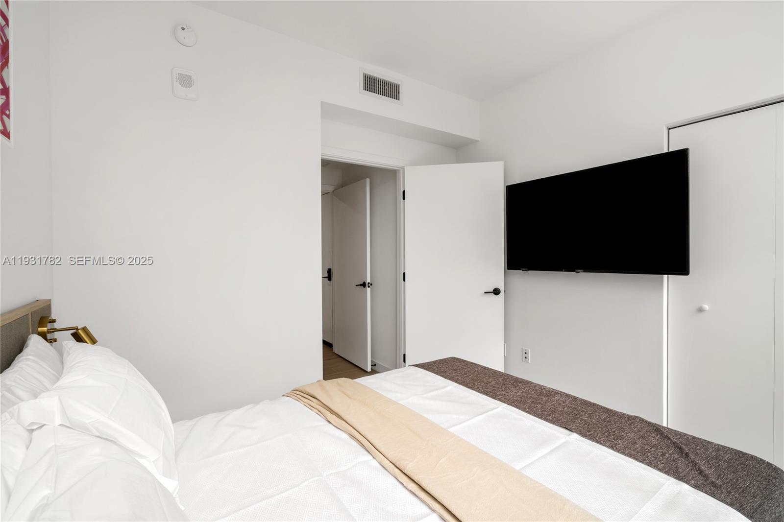 225 N Miami Ave Unit: 1012