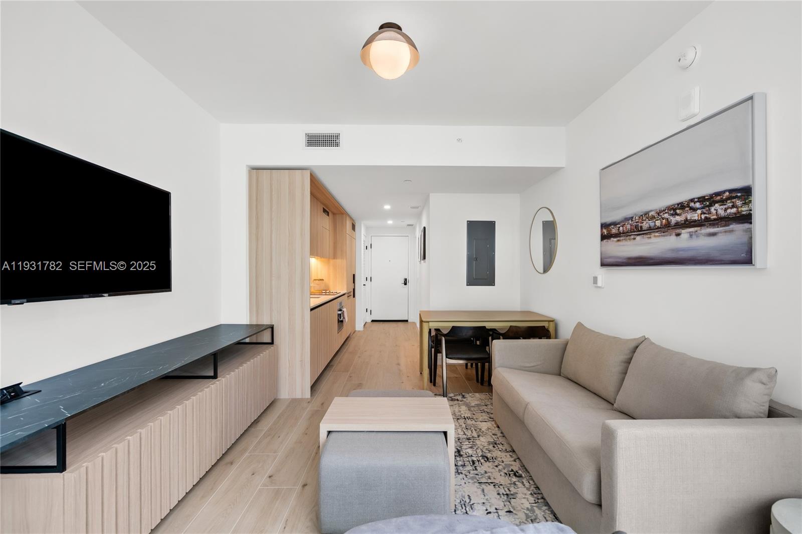225 N Miami Ave Unit: 1012
