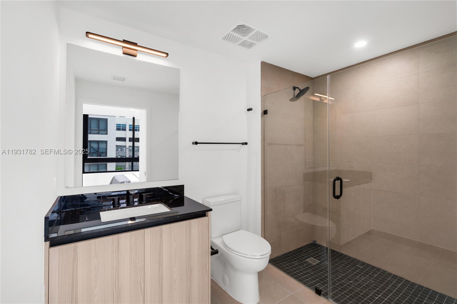 225 N Miami Ave Unit: 1012