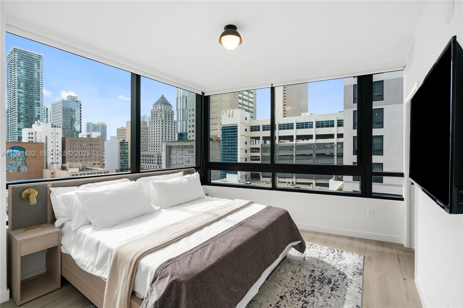 225 N Miami Ave Unit: 1012