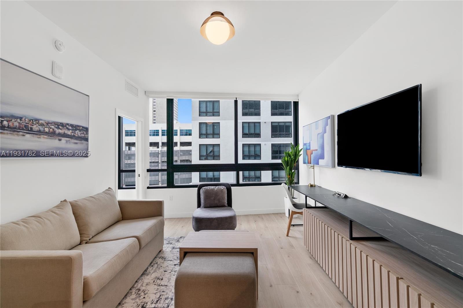 225 N Miami Ave Unit: 1012