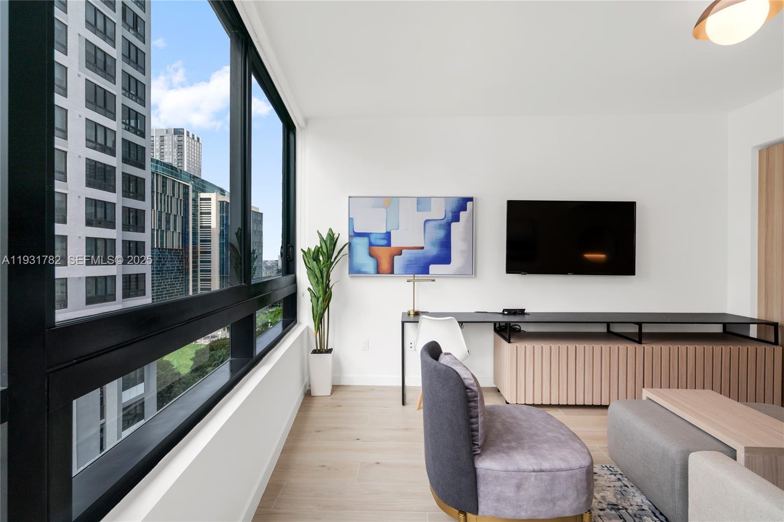 225 N Miami Ave Unit: 1012