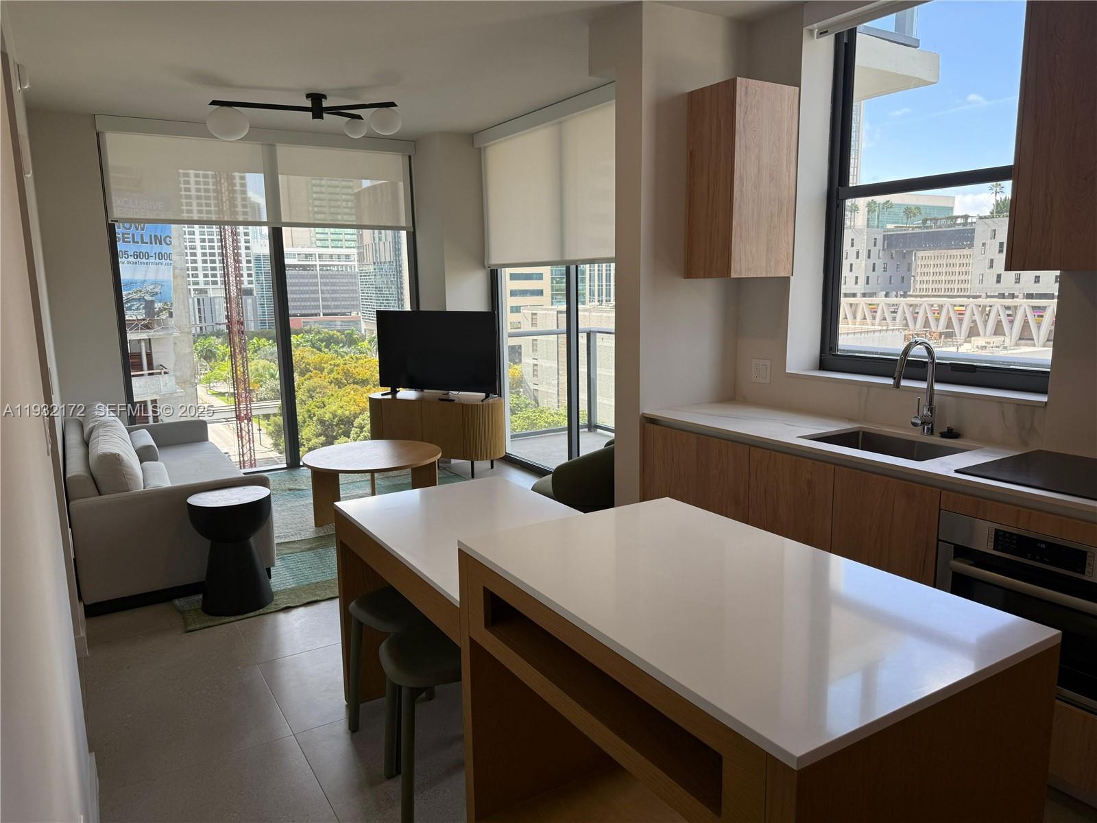 11 NE 6th St # 801