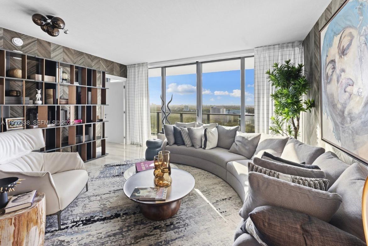 1451 Brickell Ave # 2505