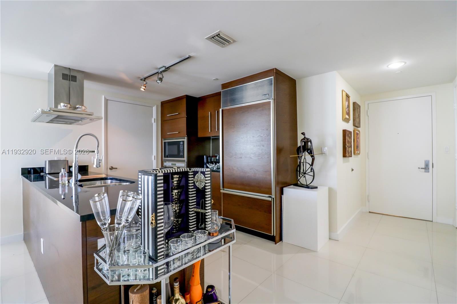 495 Brickell Ave # 4011