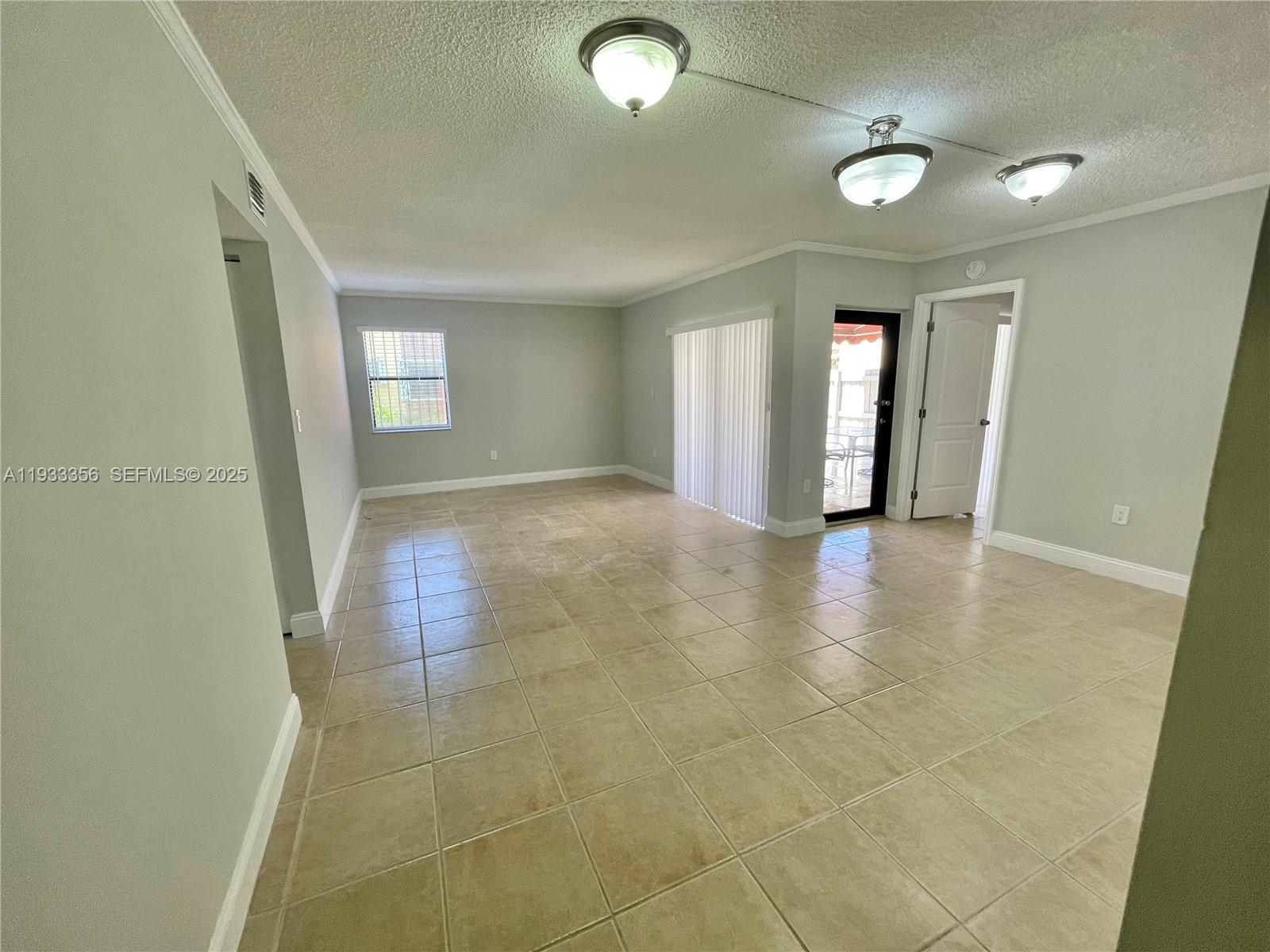 10897 NW 7th St # 29 Unit: 14-29