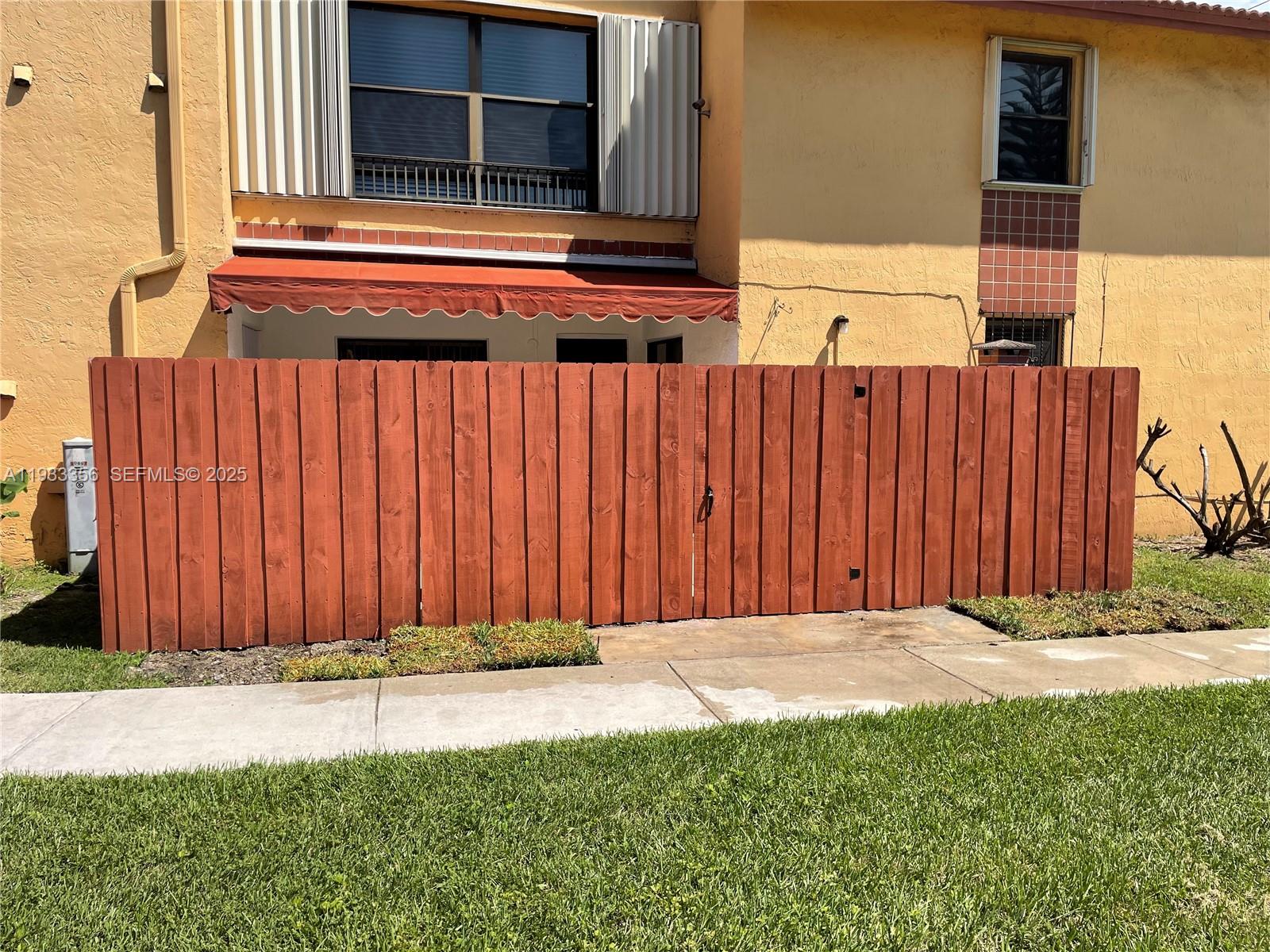 10897 NW 7th St # 29 Unit: 14-29