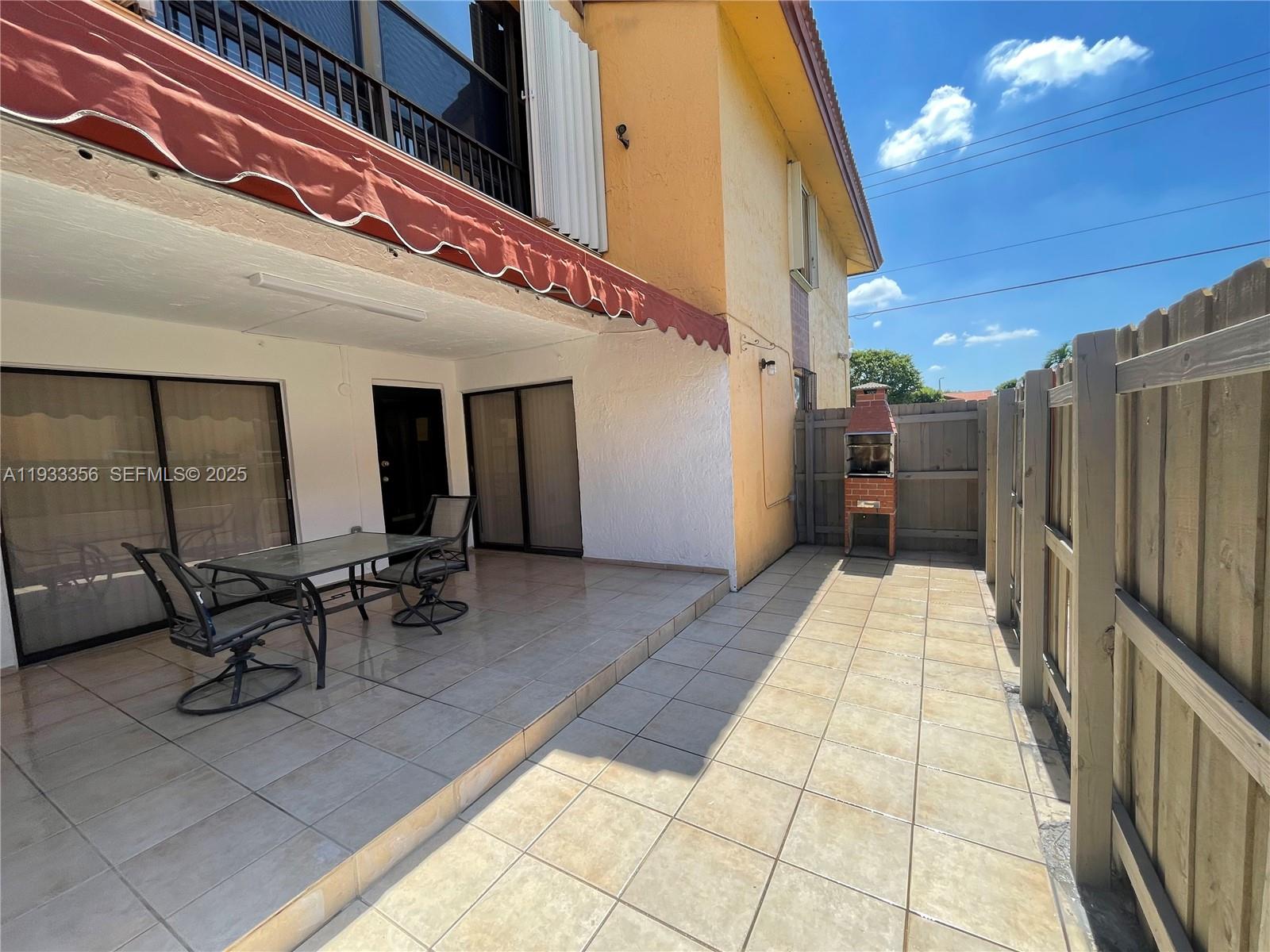 10897 NW 7th St # 29 Unit: 14-29