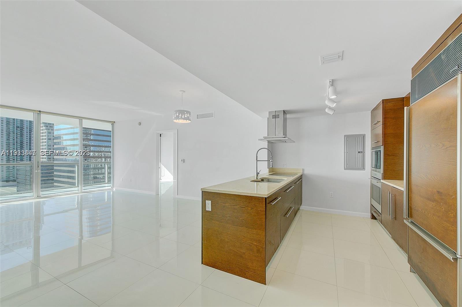 495 Brickell Ave # 2103