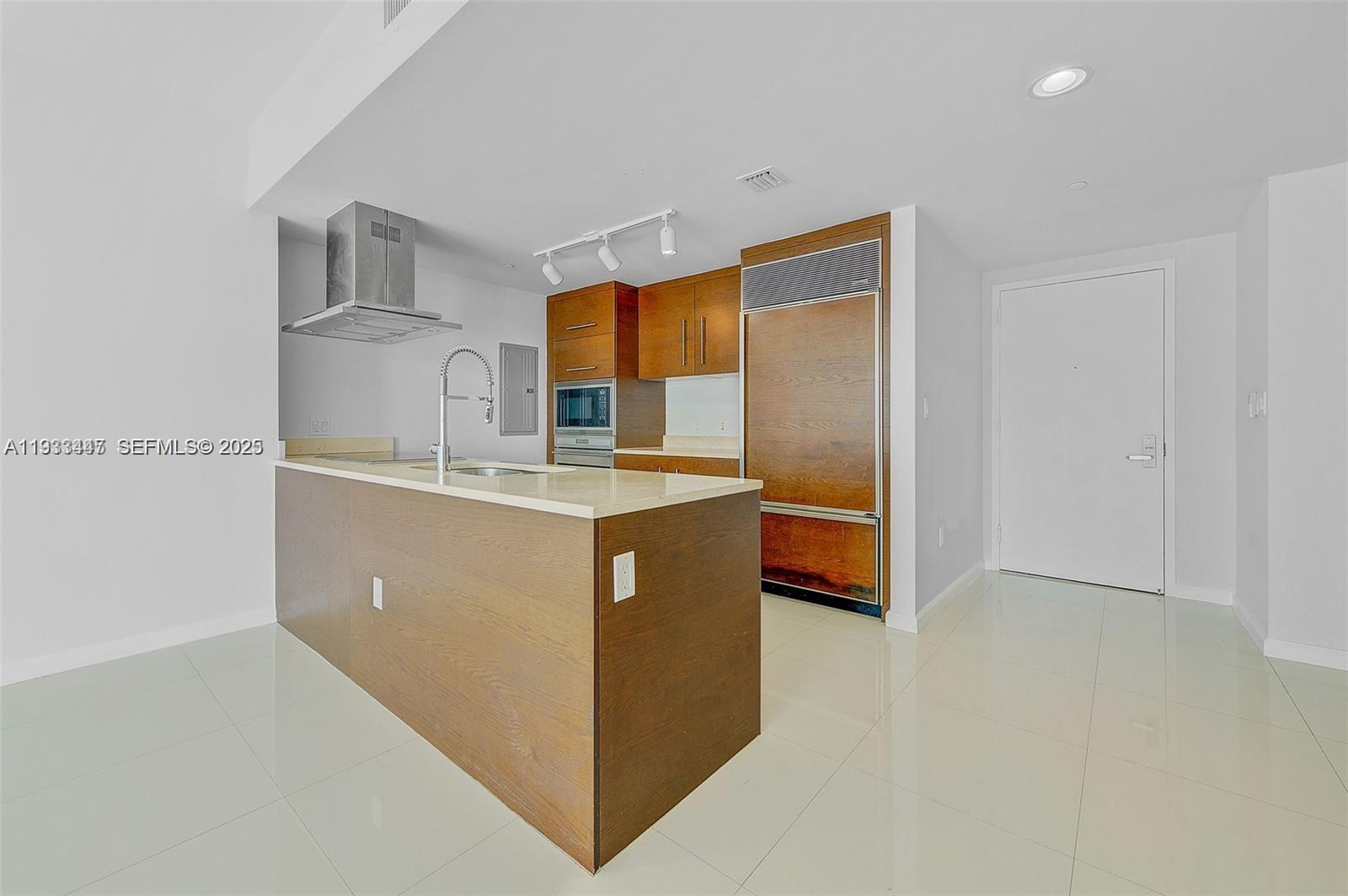 495 Brickell Ave # 2103