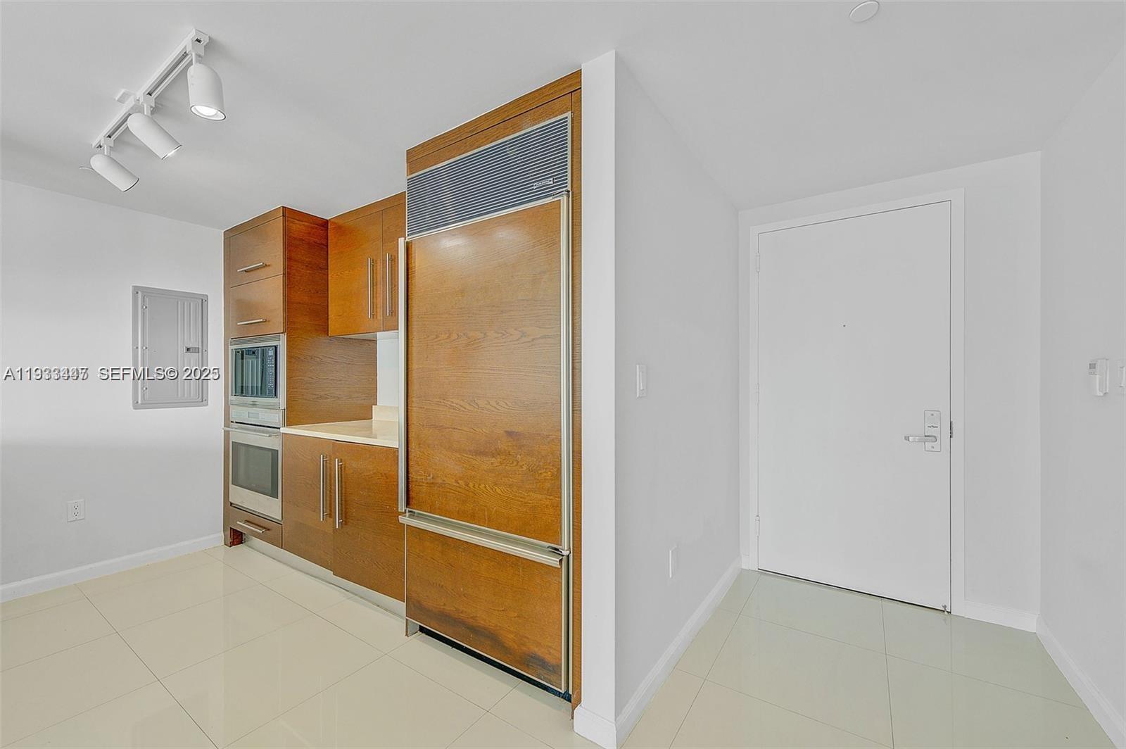 495 Brickell Ave # 2103