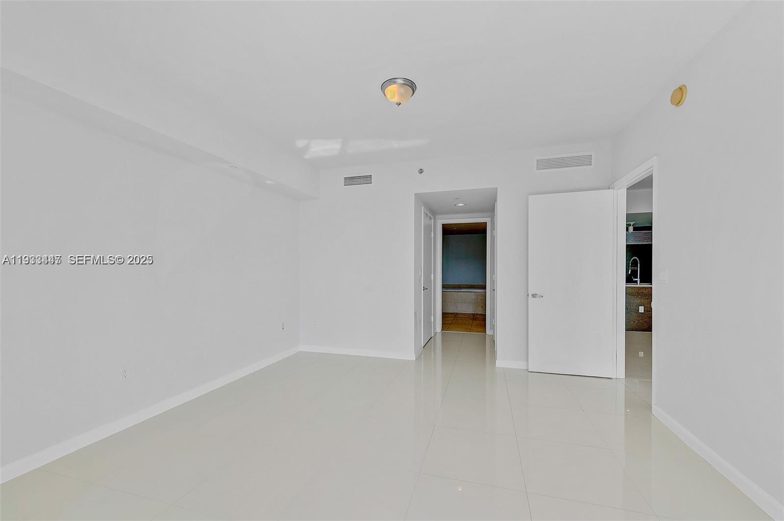 495 Brickell Ave # 2103