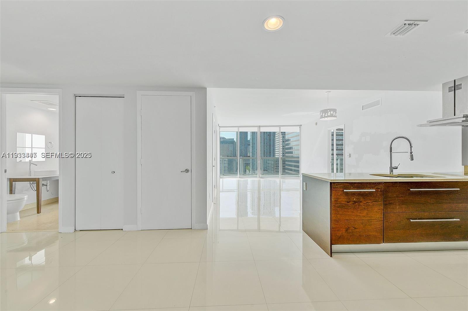 495 Brickell Ave # 2103
