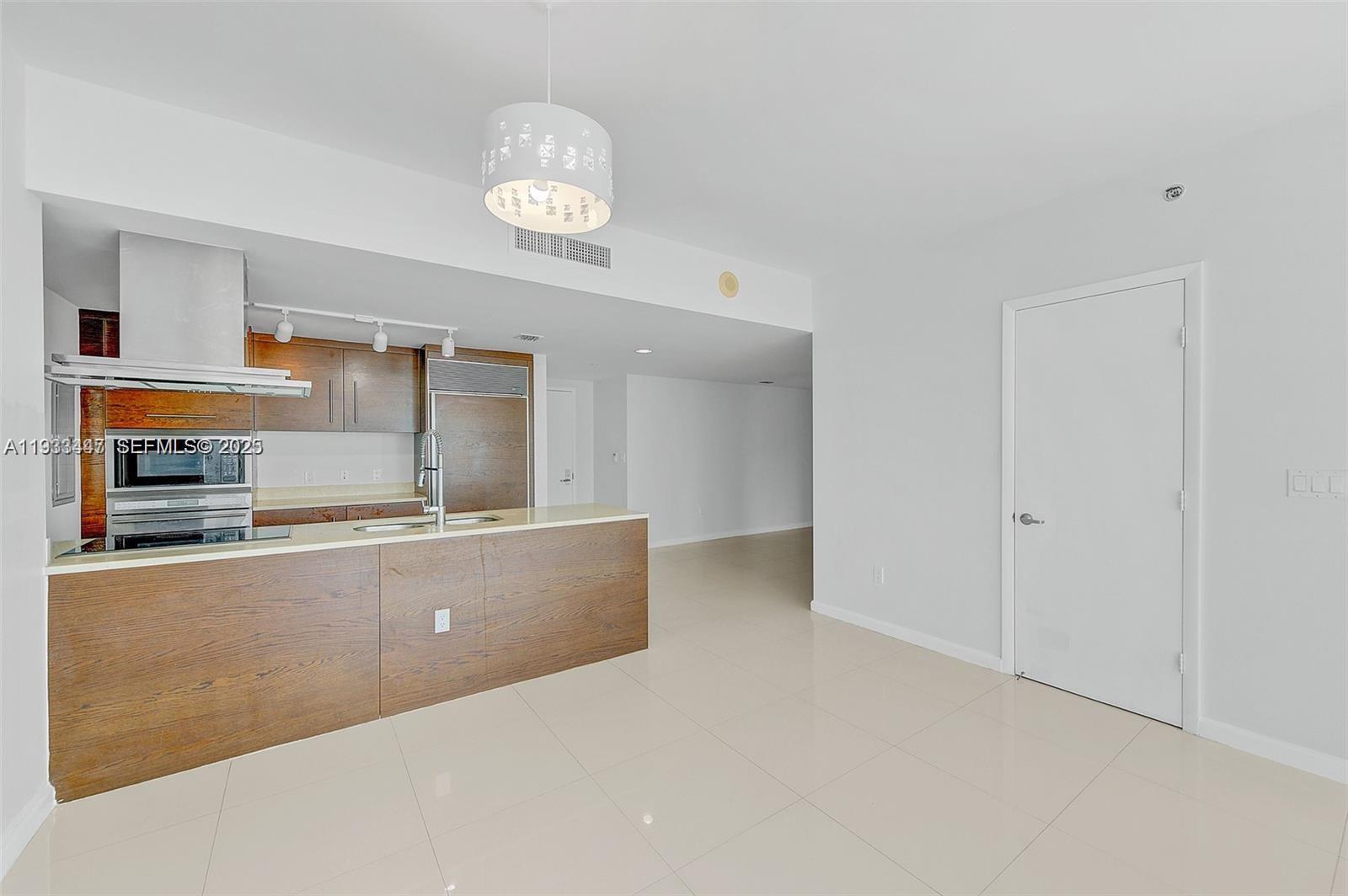 495 Brickell Ave # 2103