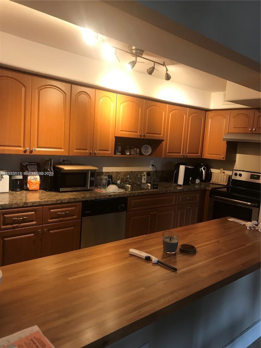 7907 SW 104th St # 203H