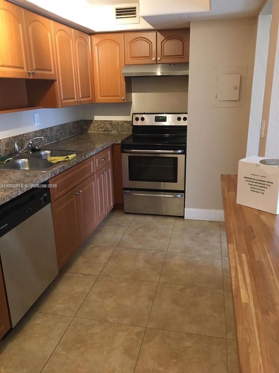 7907 SW 104th St # 203H