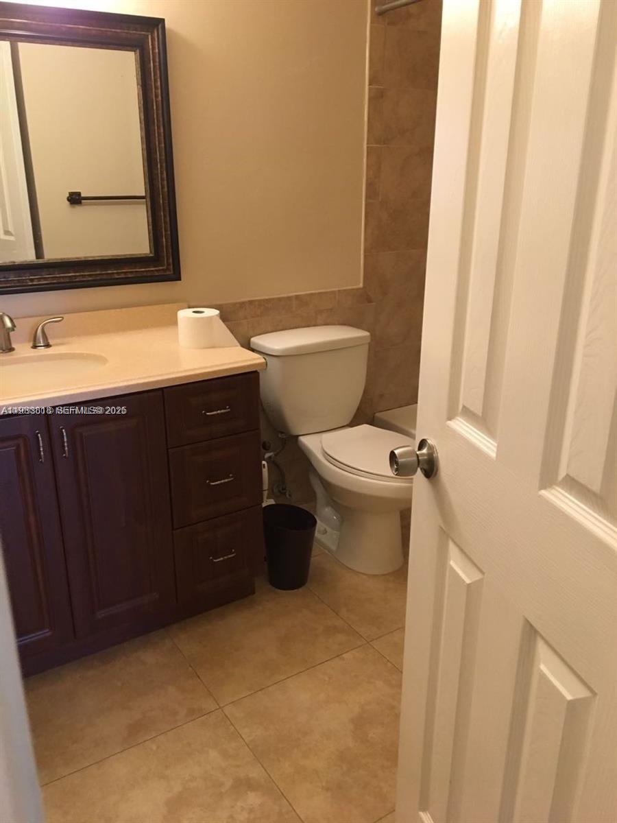 7907 SW 104th St # 203H