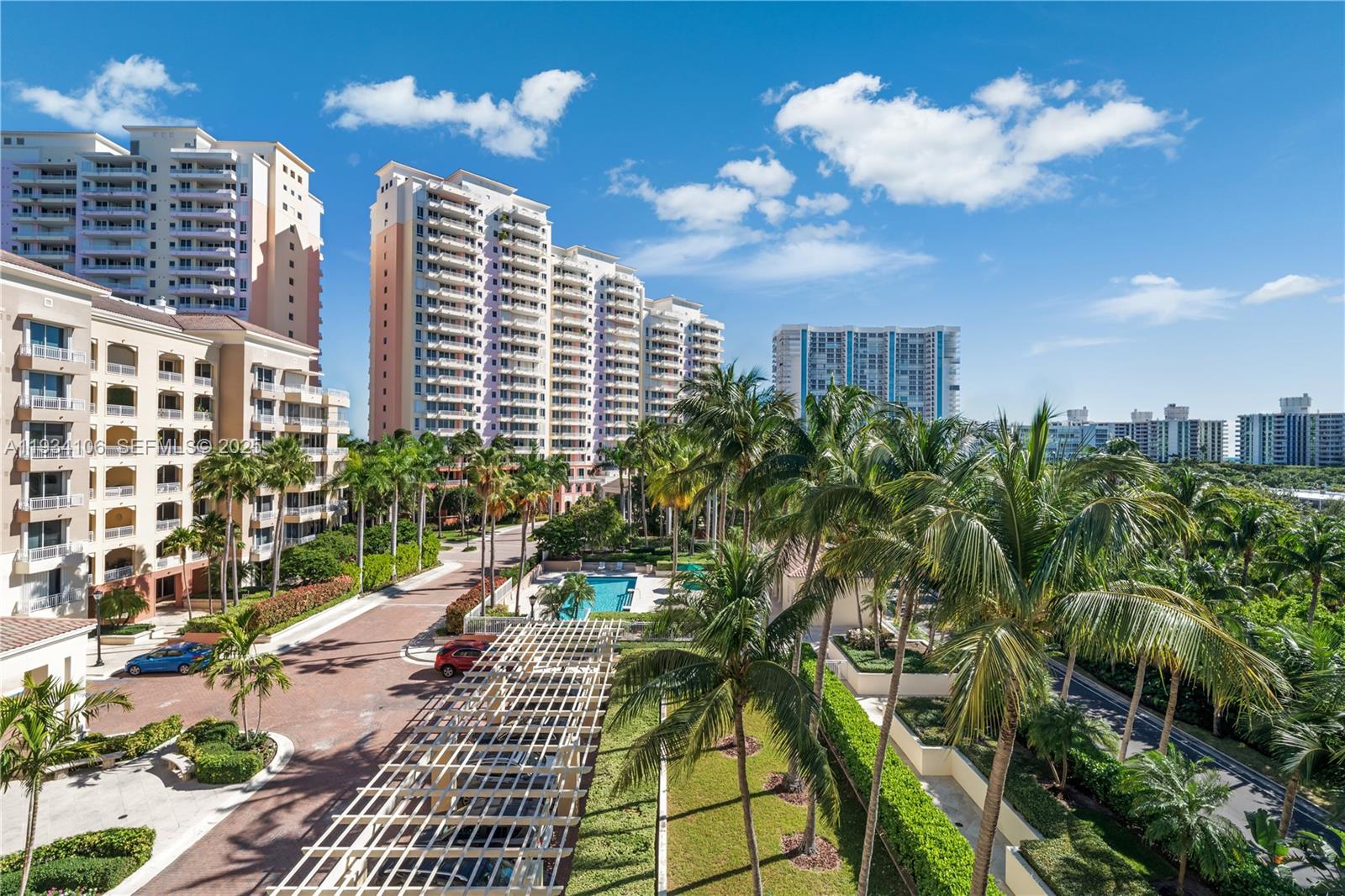 765 Crandon Blvd # 12 Unit: PH-12