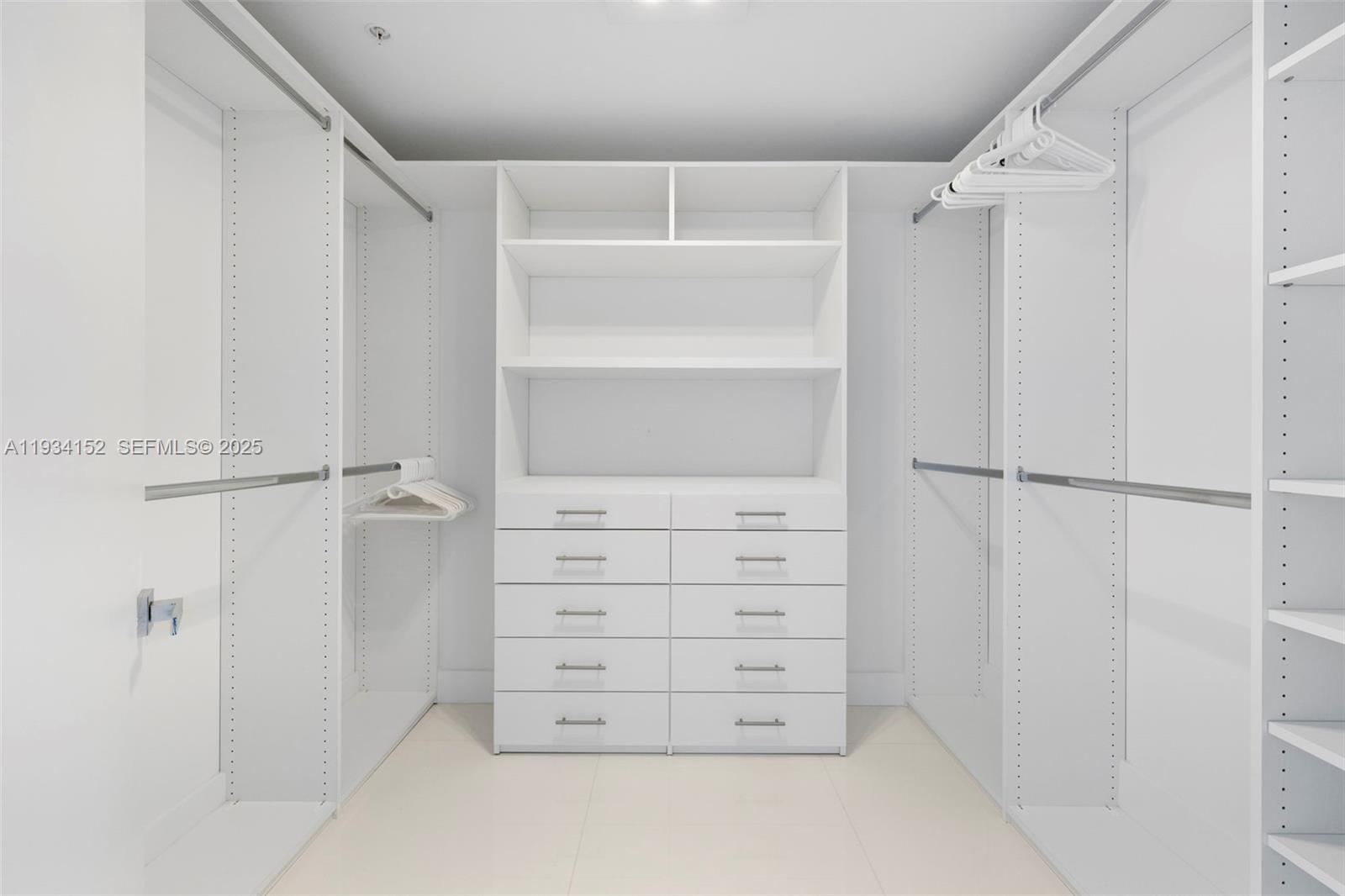 17111 Biscayne Blvd # 1110