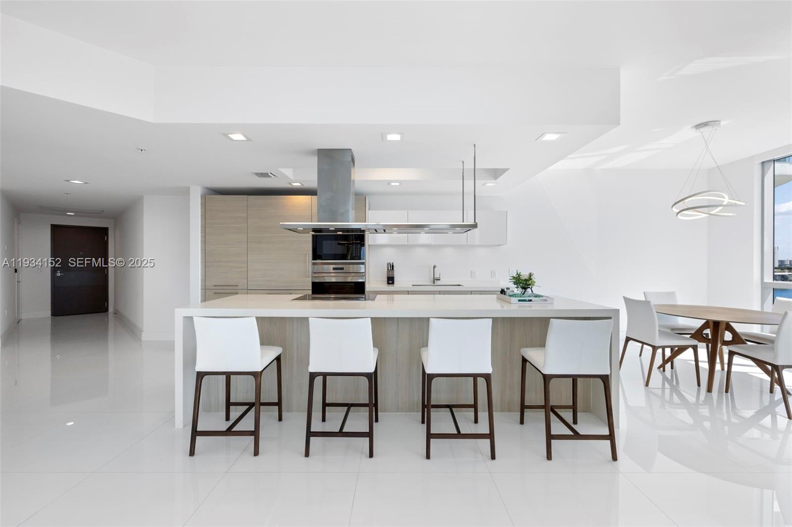 17111 Biscayne Blvd # 1110