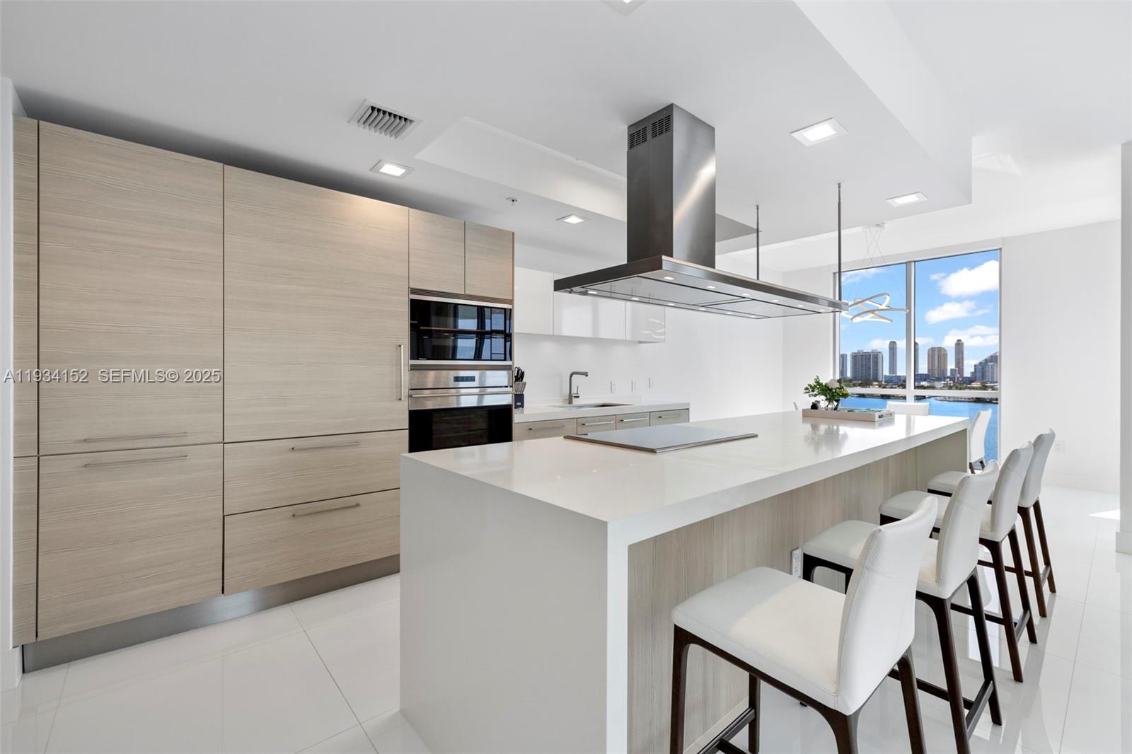 17111 Biscayne Blvd # 1110