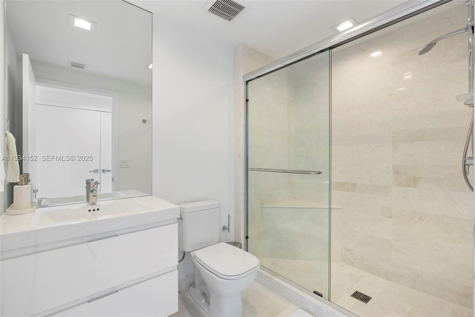 17111 Biscayne Blvd # 1110